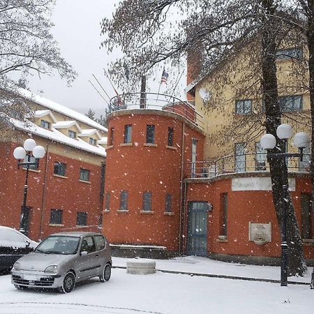 Hotel Cristallo Assergi Ngoại thất bức ảnh