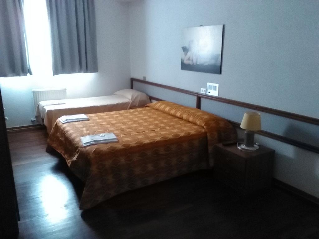 Hotel Cristallo Assergi Phòng bức ảnh