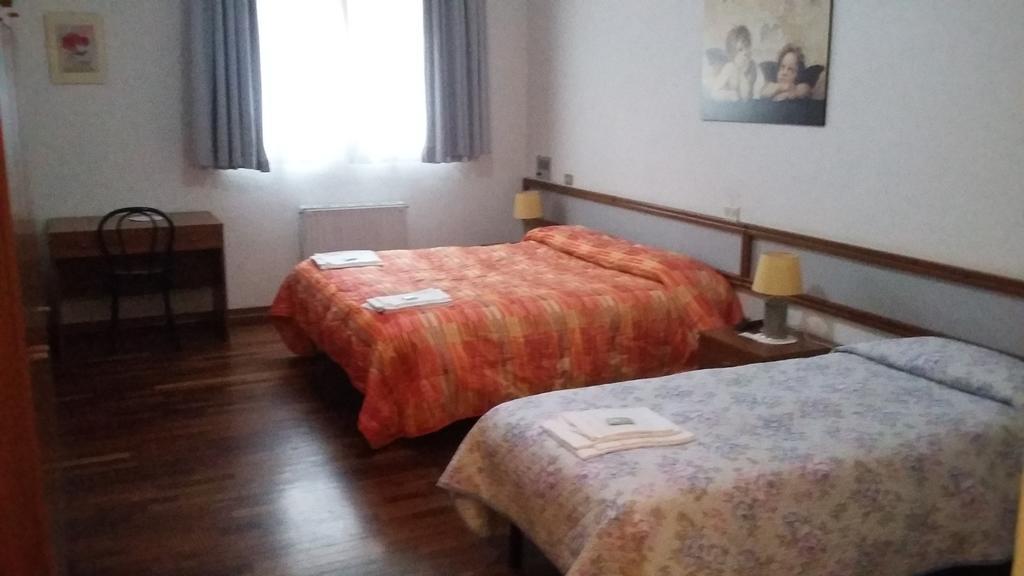 Hotel Cristallo Assergi Ngoại thất bức ảnh