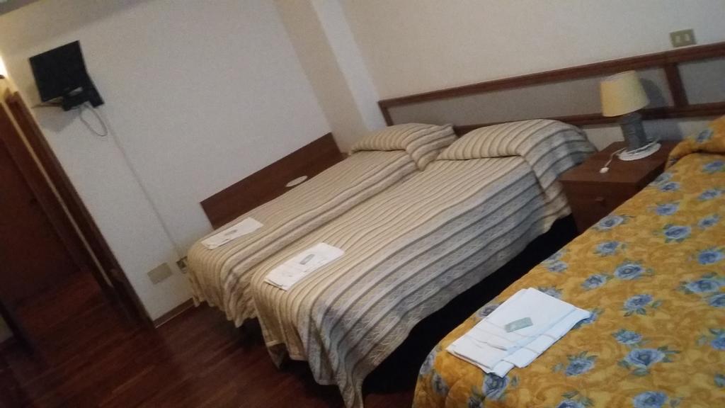 Hotel Cristallo Assergi Ngoại thất bức ảnh