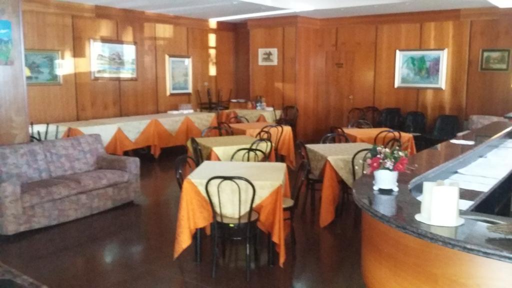 Hotel Cristallo Assergi Ngoại thất bức ảnh
